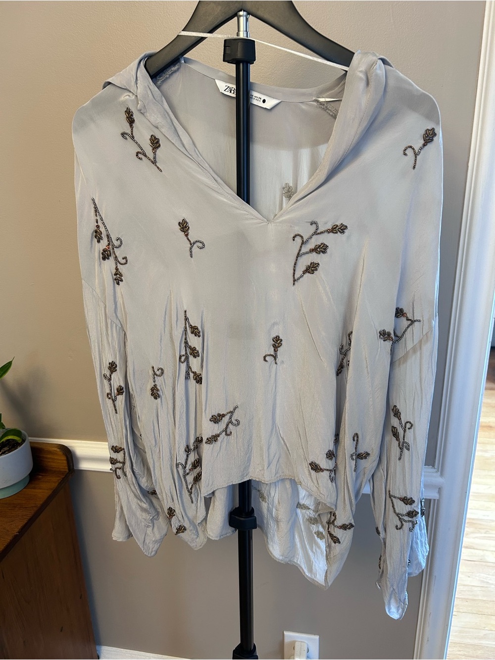 Zara Pale Gray Hooded V-Neck Blouse with Brown Floral Embroidery